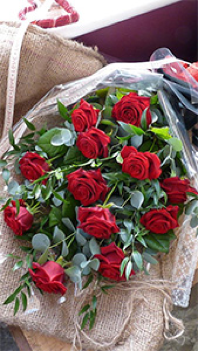 Roses Wrap-12,18,24 stems - Quality BIG RED LONG  Roses presented in a ROMANTIC pretty wrap for your sweetheart