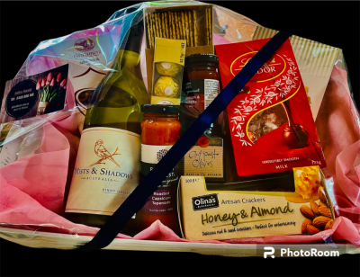 Hamper  Sweet and Savoury - Scrummy Gourmet Hampers.  Perfect for sending when you cant be there to celebrate.